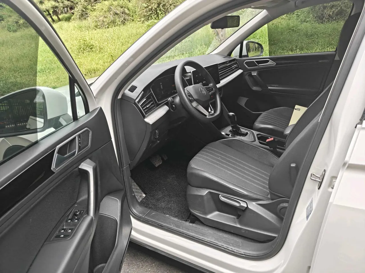 Volkswagen 2022 Tiguan L 2.0TSI 330TSI Two-Drive Comfortable Edition Automatic Gear 4