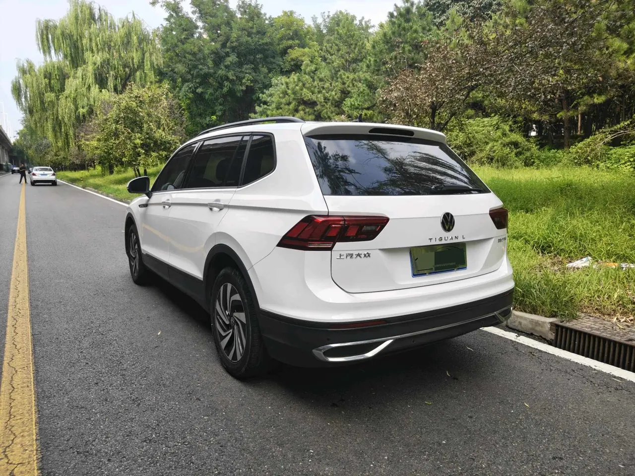 Volkswagen 2022 Tiguan L 2.0TSI 330TSI Two-Drive Comfortable Edition Automatic Gear 8