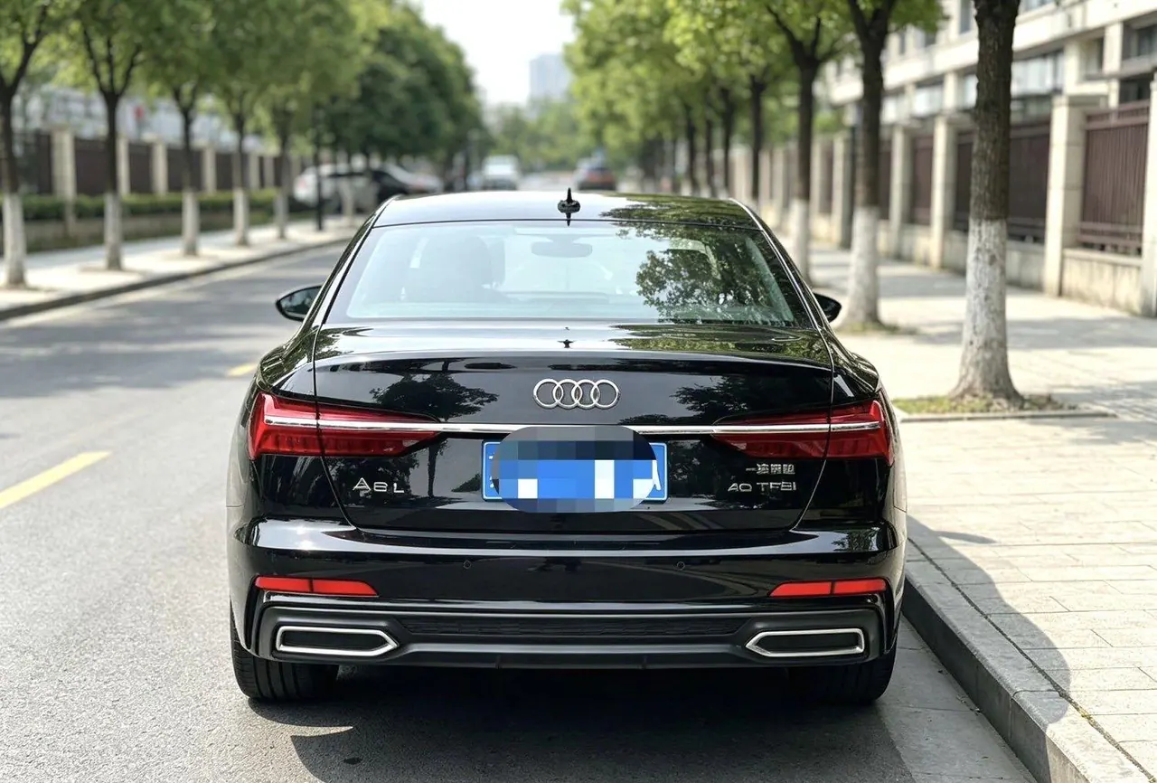 Audi 2022 A6L 2.0TFSI 40TFSI Deluxe Dynamic Automatic 3