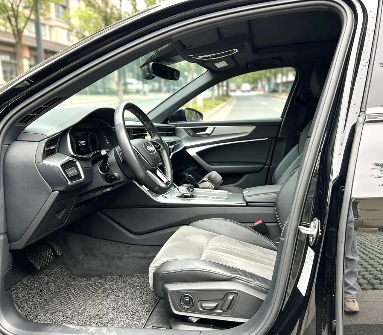 Audi 2022 A6L 2.0TFSI 40TFSI Deluxe Dynamic Automatic 5