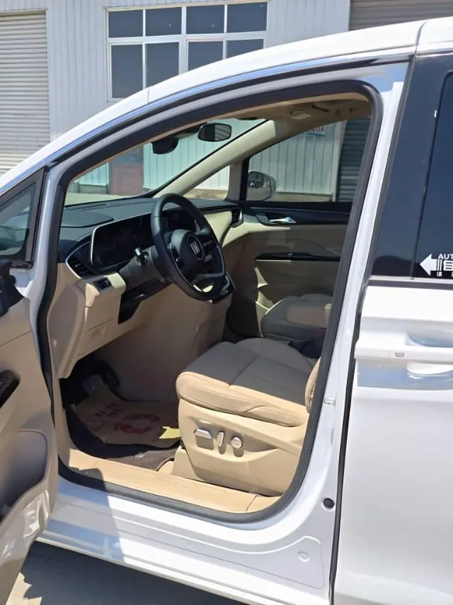 Buick 2025 GL8 Lu Shang 1.5T Smart Edition 7-seat Automatic Gear 2