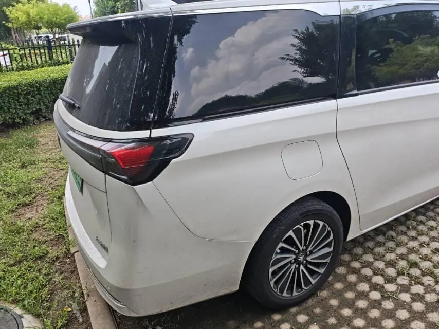 Buick 2025 GL8 Lu Shang 1.5T Smart Edition 7-seat Automatic Gear 6
