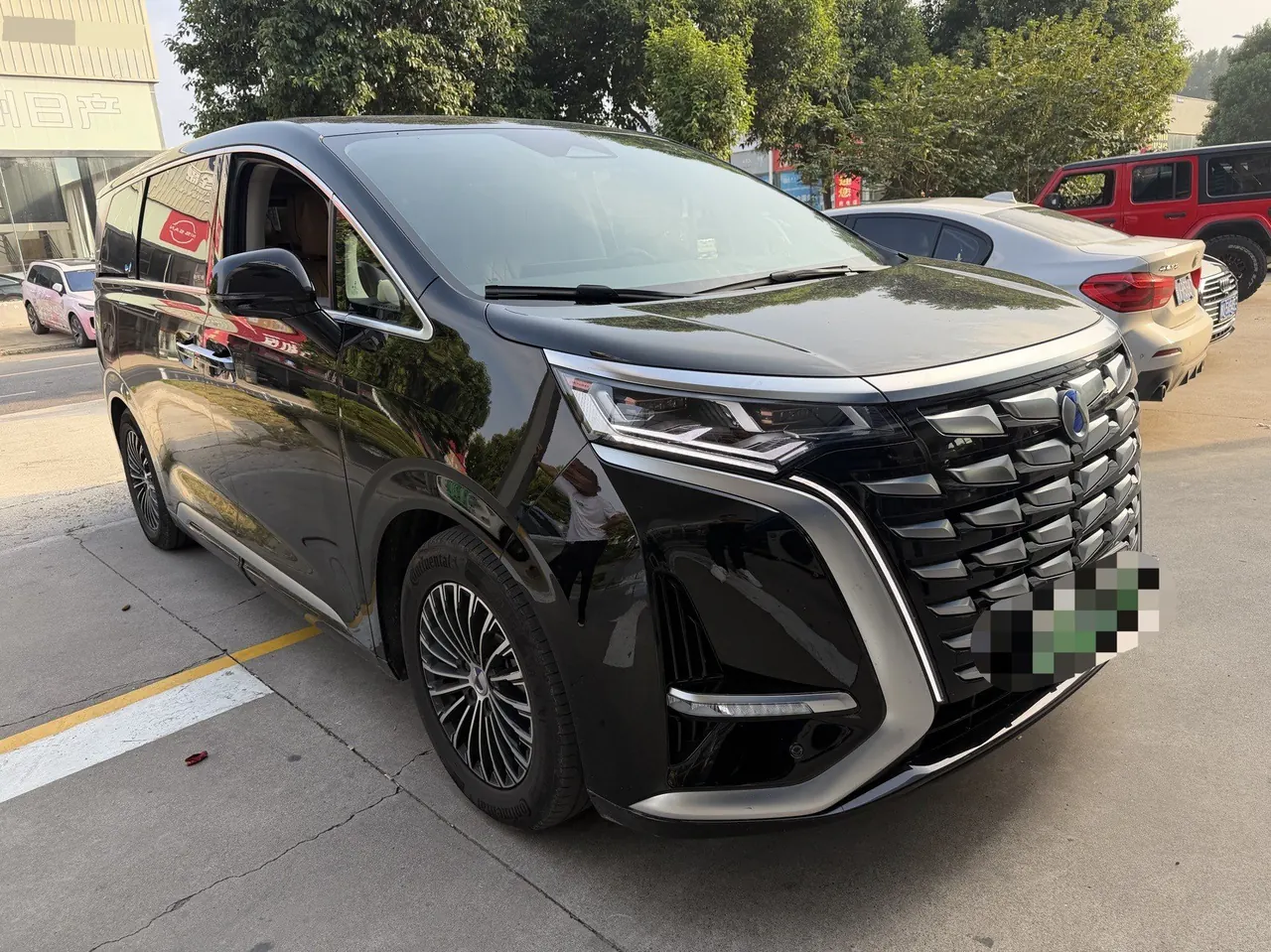 Denza 2024 Denza D9 DM-i 1.5T Stepless 980 Four-wheel Drive Honorable Automatic Gear 2