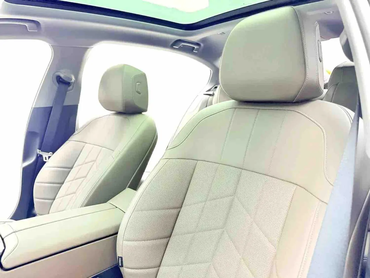 BMW 5 Series 2024 model 530Li 48V 2.0T Leading Edition M Sport Package Automatic 13