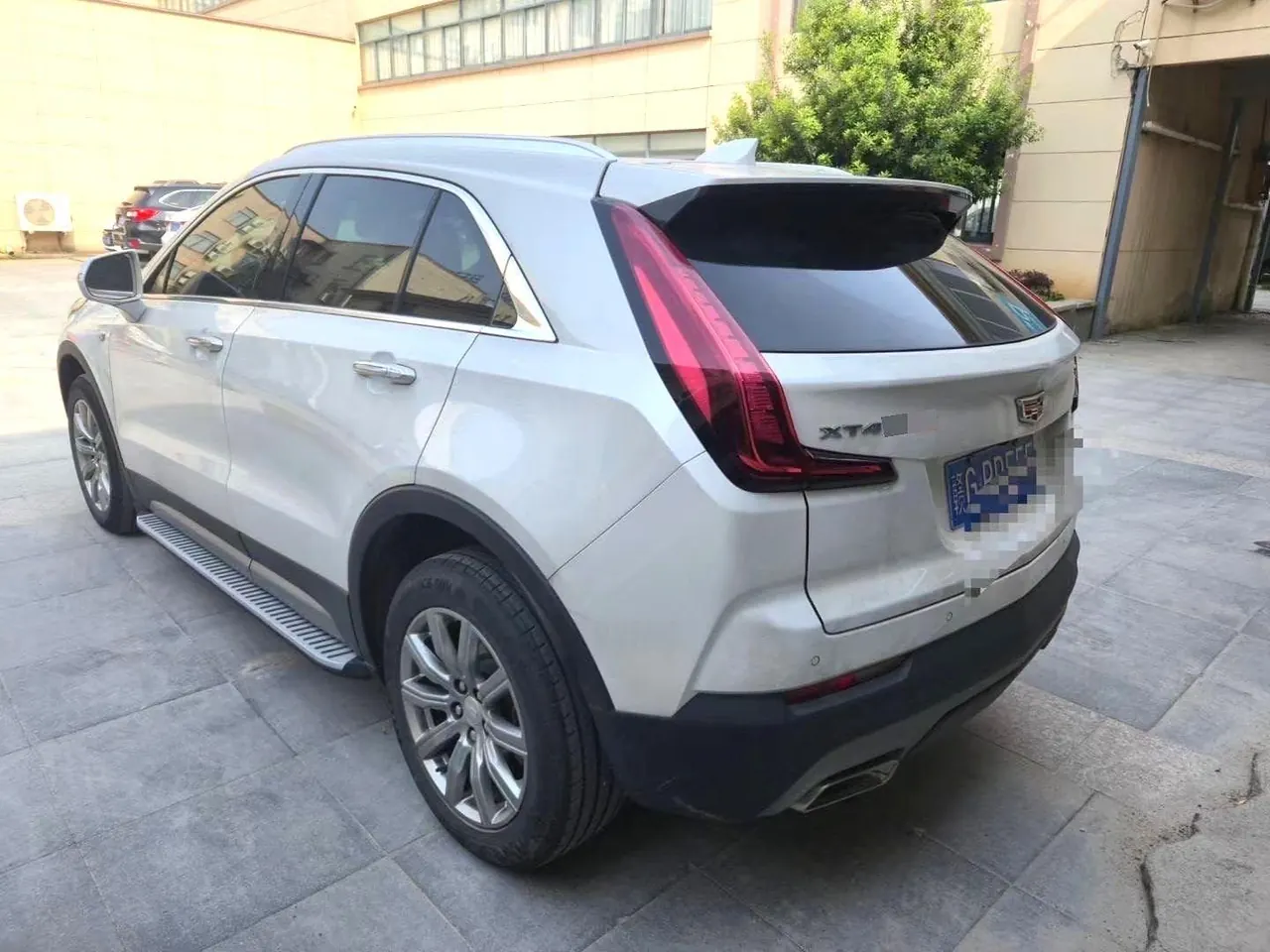 Cadillac 2022 XT4 48V 2.0T 28T Two-Drive Luxury Automatic Gear 3