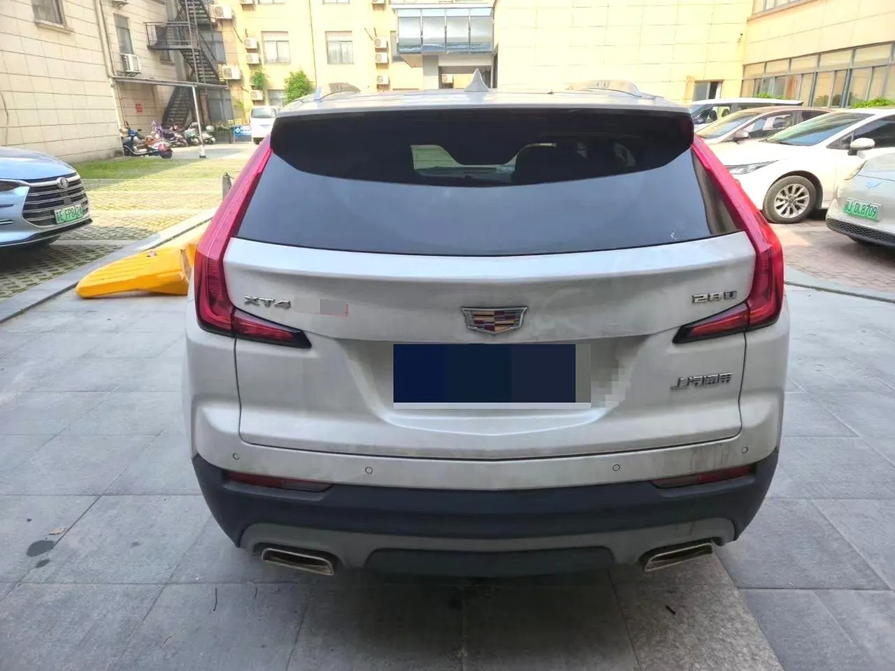Cadillac 2022 XT4 48V 2.0T 28T Two-Drive Luxury Automatic Gear 8