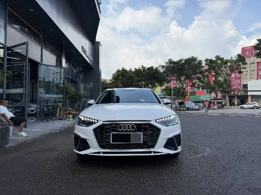 Audi 2024 A4L 2.0TFSI 40TFSI Fashion Dynamic Automatic 2