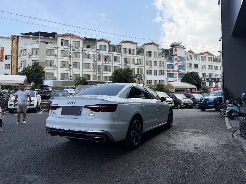 Audi 2024 A4L 2.0TFSI 40TFSI Fashion Dynamic Automatic 6