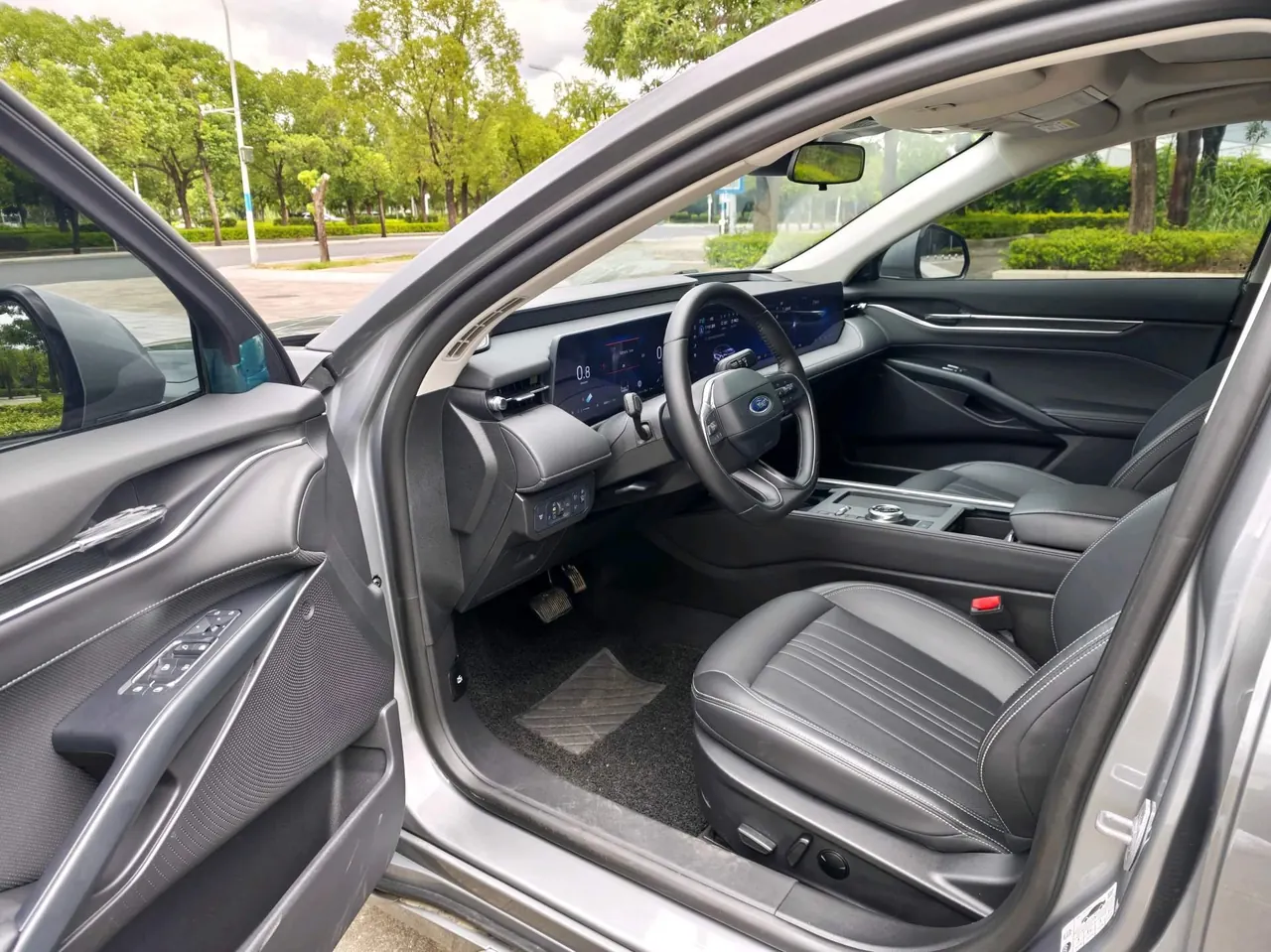 Ford 2025 Mondeo 2.0T EcoBoost Luxury Automatic 5