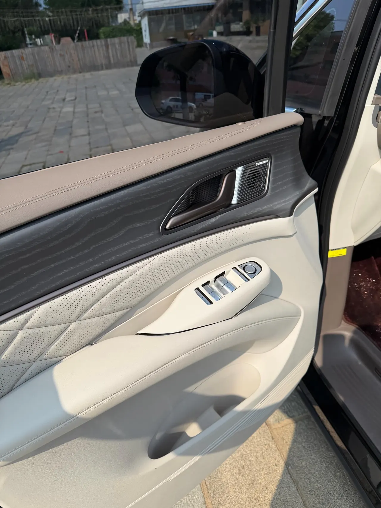 Denza 2022 Denza D9 DM-i 1.5T stepless 970 four-wheel drive flagship automatic gear 10