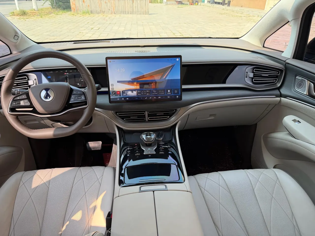 Denza 2022 Denza D9 DM-i 1.5T stepless 970 four-wheel drive flagship automatic gear 13