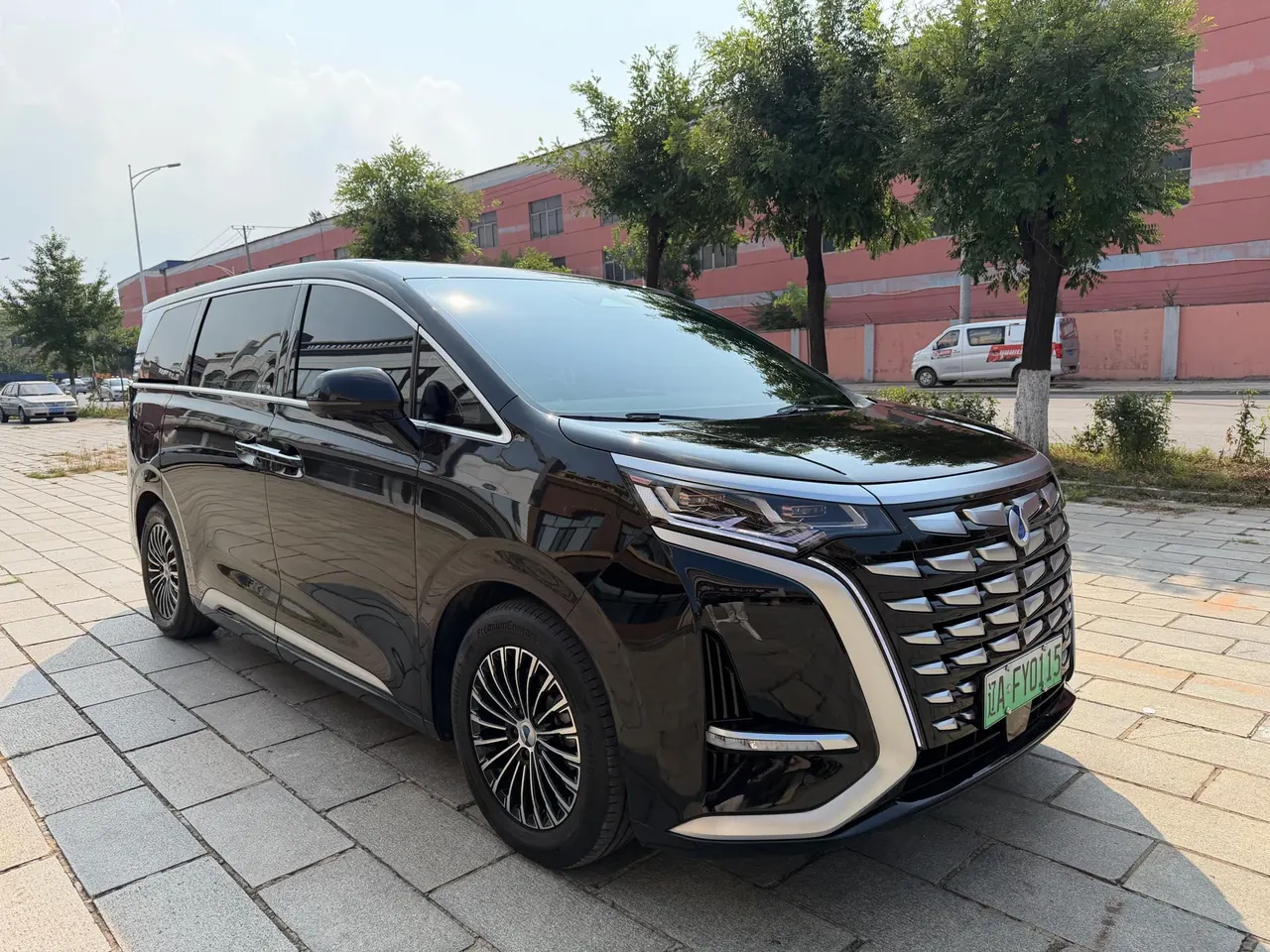 Denza 2022 Denza D9 DM-i 1.5T stepless 970 four-wheel drive flagship automatic gear 3