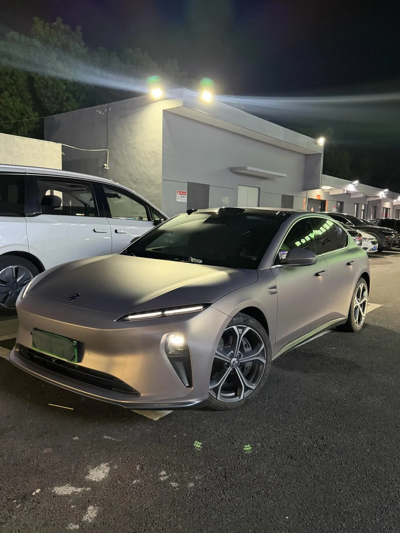 Open image lightbox: NIO 2022 ET5 75kWh automatic gear