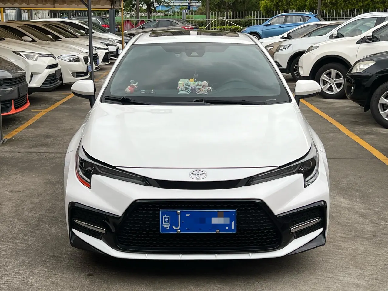 Toyota 2022 Lei Ling 1.2T Stepless 185T Sports Edition Automatic Gear 2