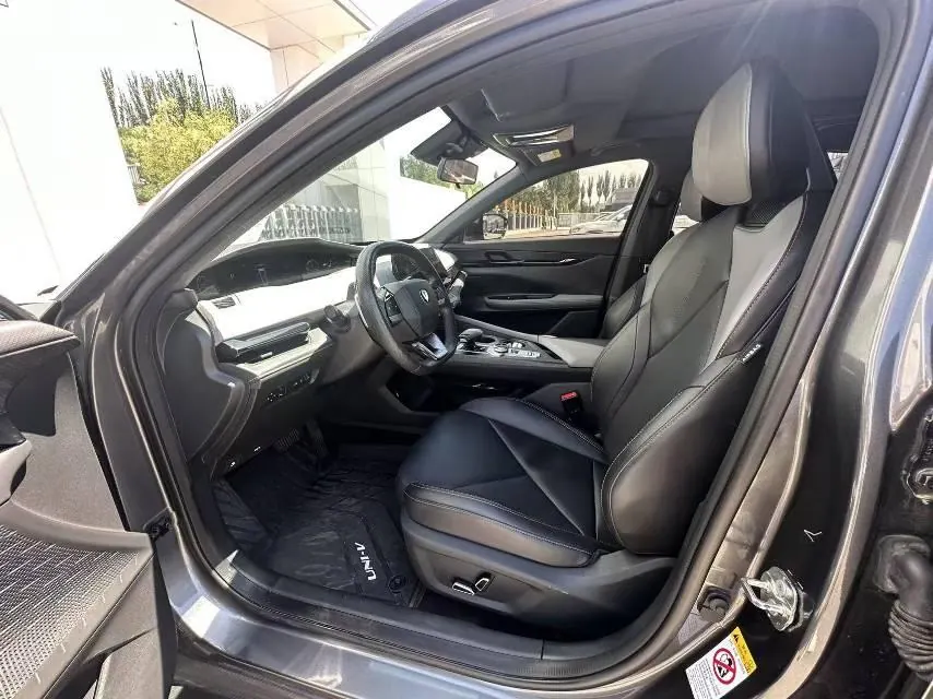 ChangAn 2022 UNI-V 1.5T honorable automatic gear 4