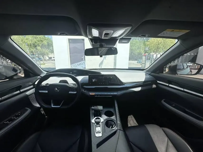ChangAn 2022 UNI-V 1.5T honorable automatic gear 5