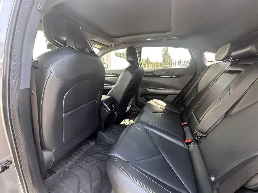 ChangAn 2022 UNI-V 1.5T honorable automatic gear 6