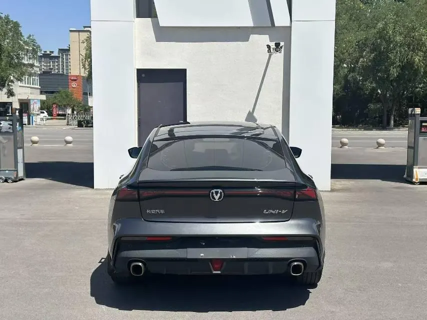 ChangAn 2022 UNI-V 1.5T honorable automatic gear 9