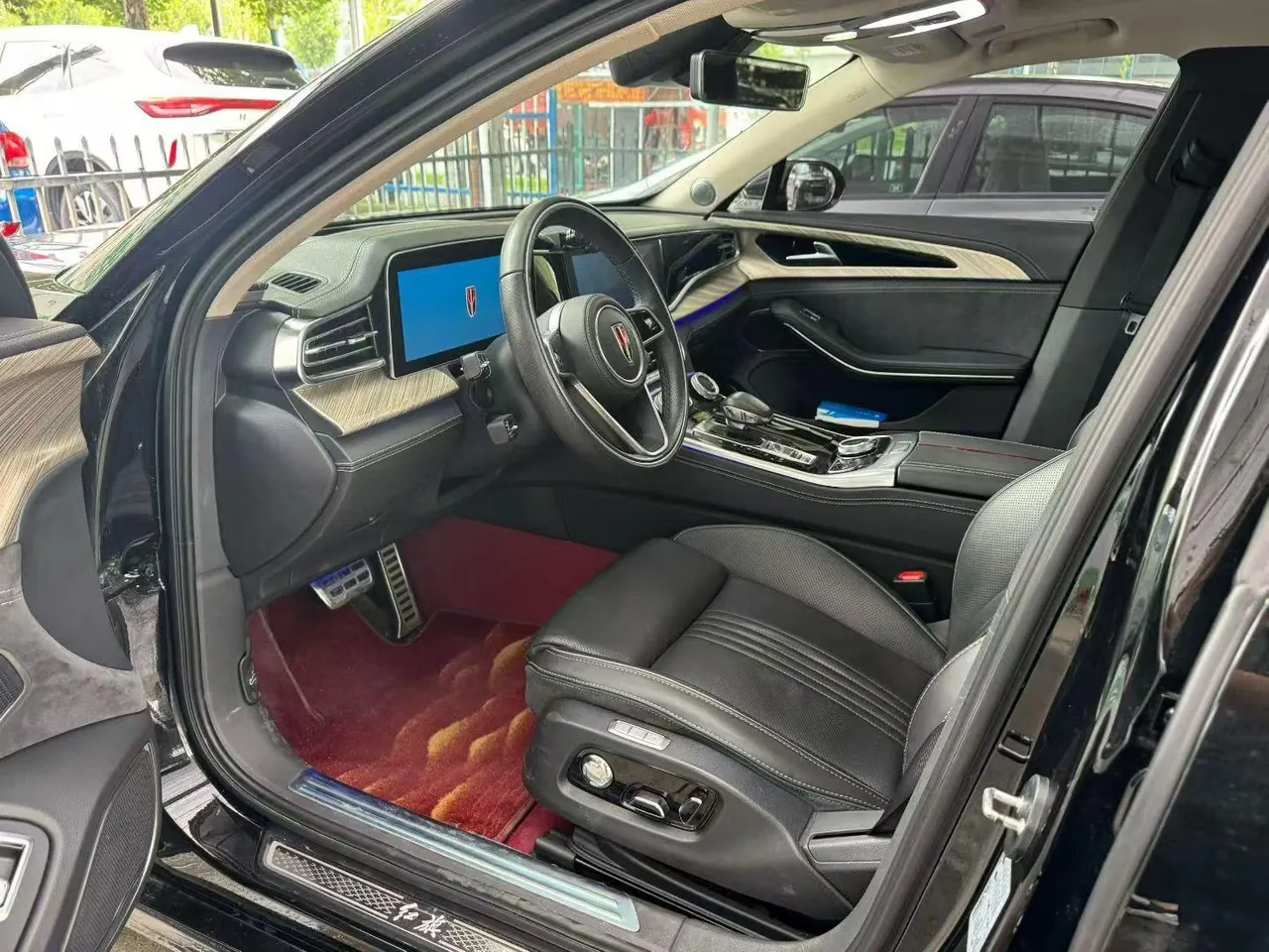 HongQi 2020 H9 48V 2.0T Zhilian Qi Chang Edition Automatic Gear 2