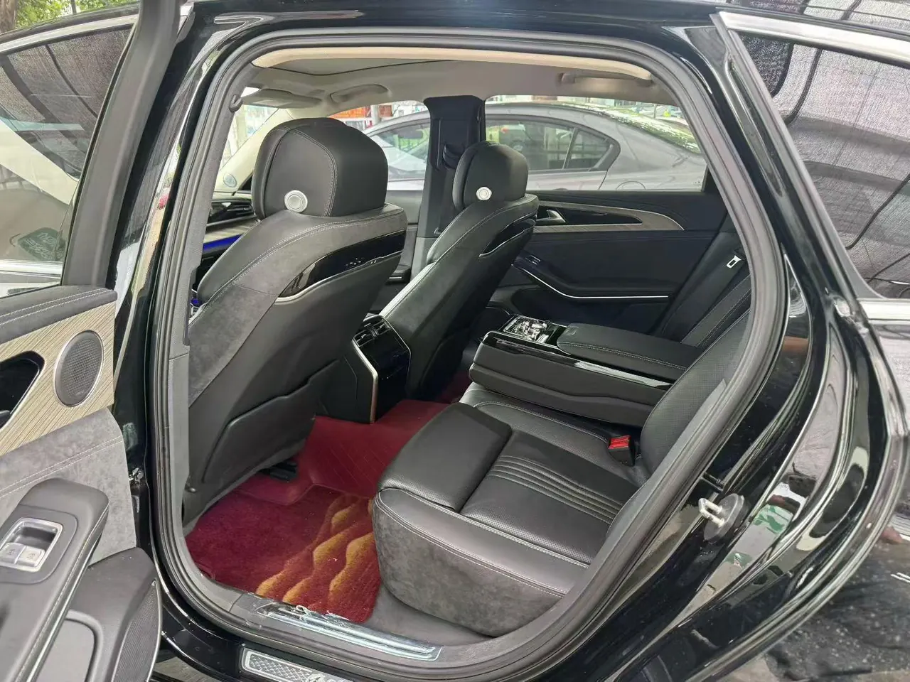 HongQi 2020 H9 48V 2.0T Zhilian Qi Chang Edition Automatic Gear 3