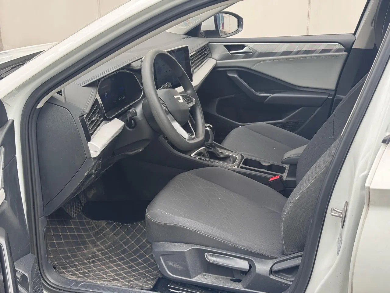 Jetta 2025 Jetta VA7 1.4T Listening Edition Automatic Gear 7