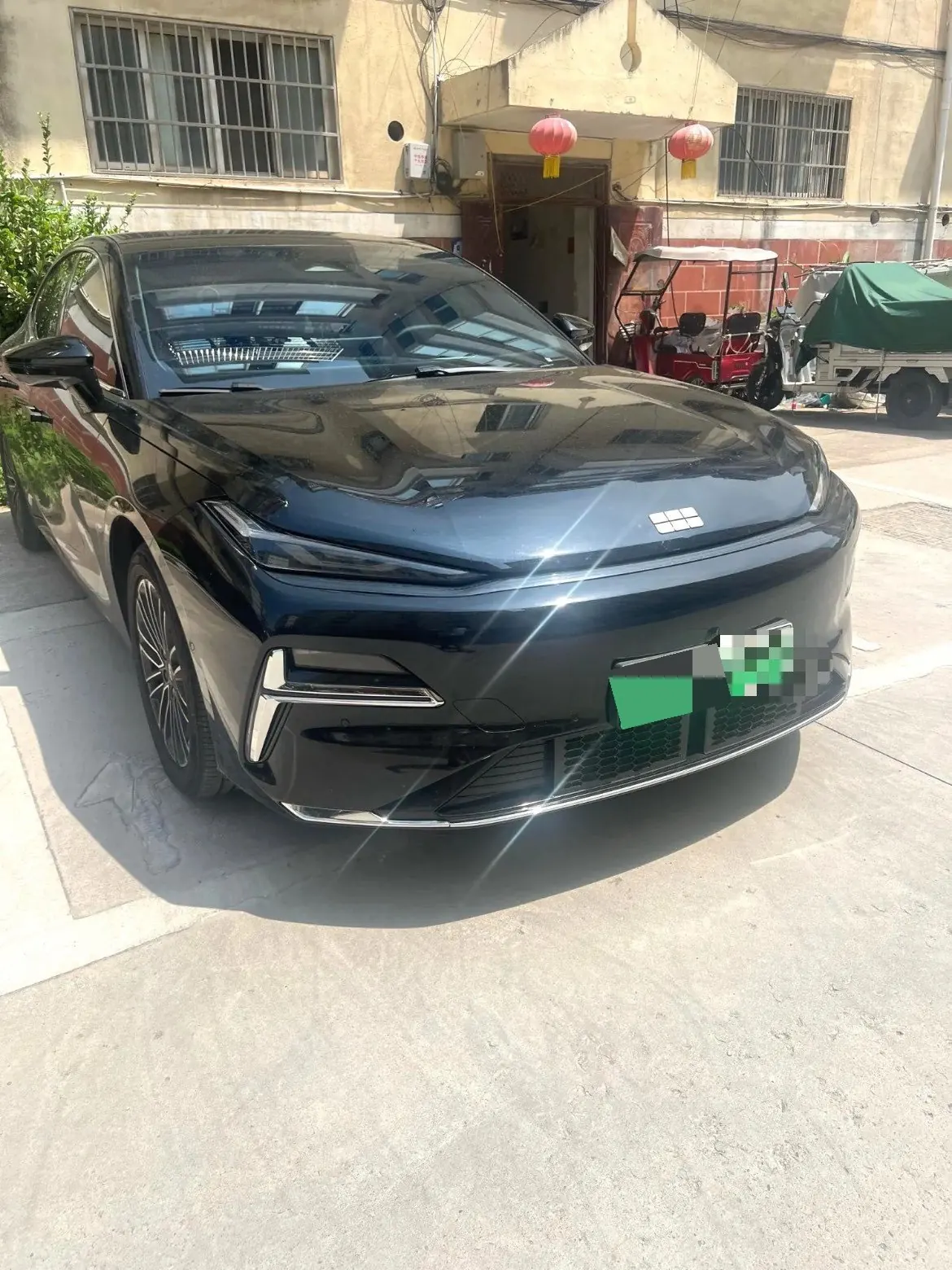 Geely Galaxy 2025 Xingyao 8 EM-i 1.5 130km Premium Edition Automatic Gear 3