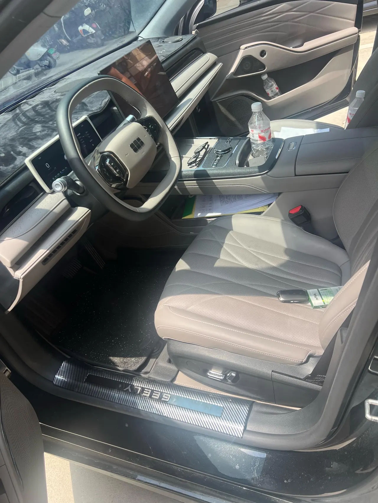 Geely Galaxy 2025 Xingyao 8 EM-i 1.5 130km Premium Edition Automatic Gear 5