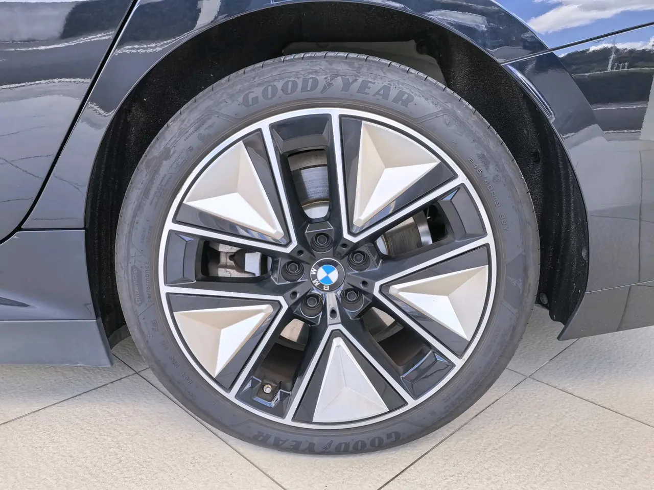 BMW 2026 i3 eDrive 40 L Obsidian Night Sports Kit (Changed) Automatic Gear 5
