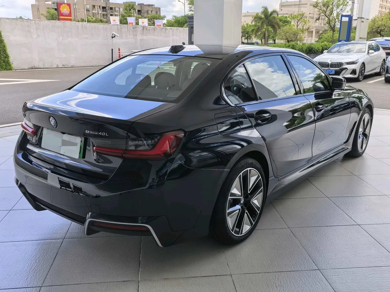 BMW 2026 i3 eDrive 40 L Obsidian Night Sports Kit (Changed) Automatic Gear 6