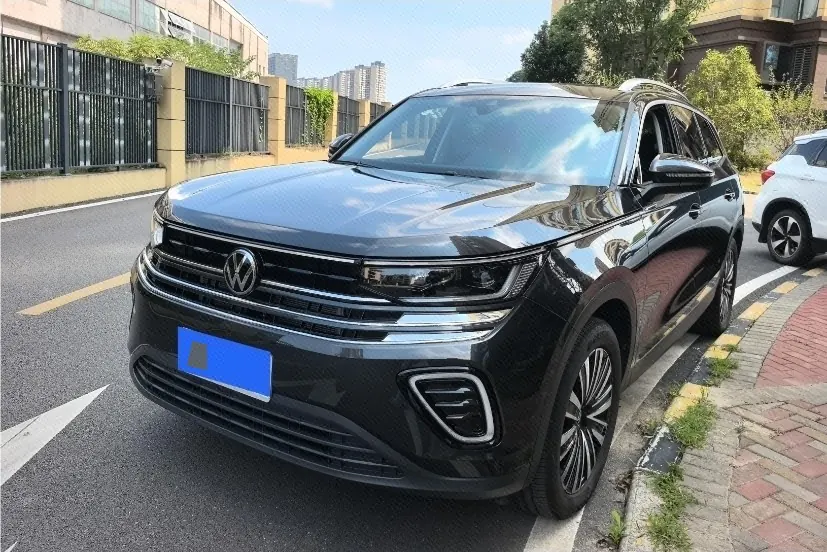 打开图片灯箱:Volkswagen 2025 model tour 2.0TSI 330TSI luxury tour all enjoy automatic gear