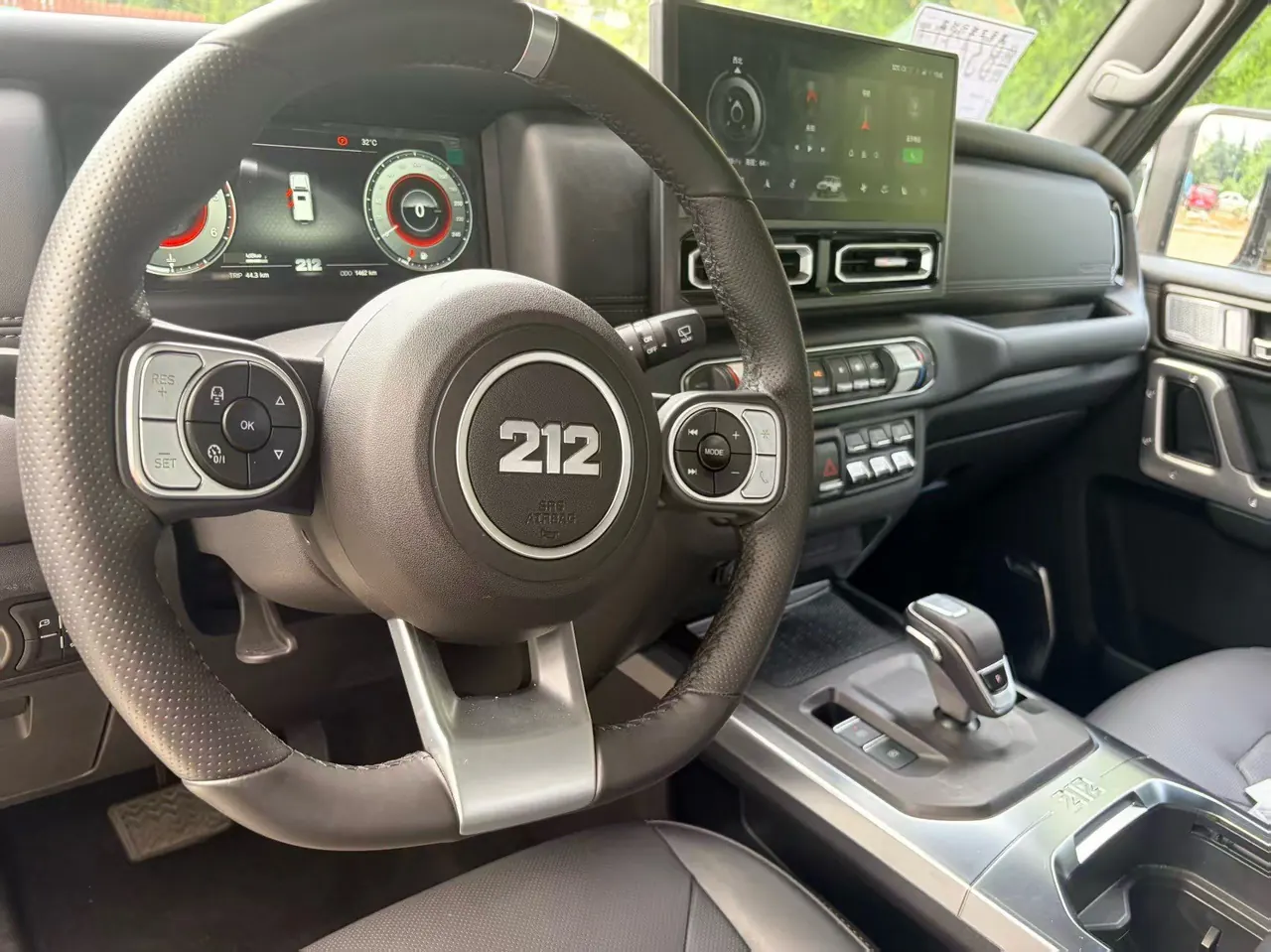 212 2025 T01 2.0T Diesel Edition Automatic Gear 5