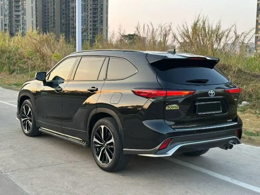 Toyota 2023 Crown Land Release 2.5 Stepless Four-wheel Drive Premium Edition Automatic Gear 3