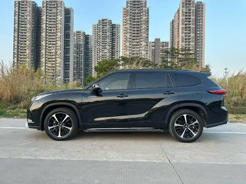 Toyota 2023 Crown Land Release 2.5 Stepless Four-wheel Drive Premium Edition Automatic Gear 4