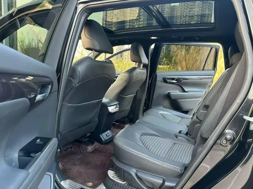 Toyota 2023 Crown Land Release 2.5 Stepless Four-wheel Drive Premium Edition Automatic Gear 6