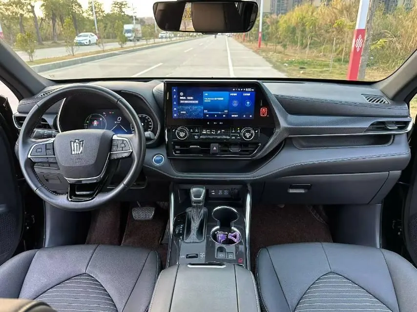 Toyota 2023 Crown Land Release 2.5 Stepless Four-wheel Drive Premium Edition Automatic Gear 8