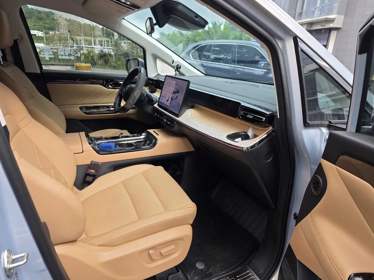 GAC Trumpchi 2024 E8 2.0 150km MAX Automatic Transmission 9