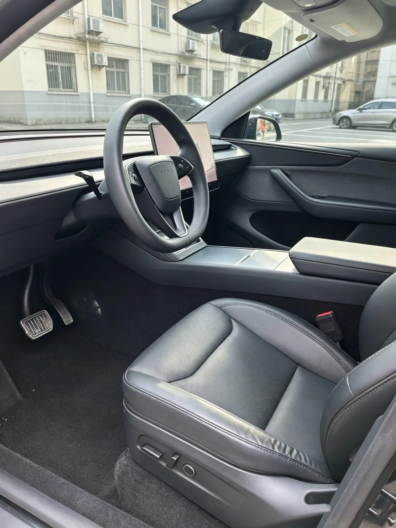 Tesla 2025 Model Y rear-wheel drive version automatic transmission 4