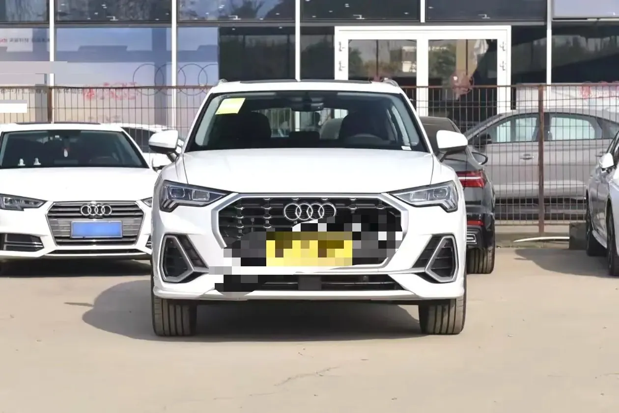 Audi 2023 Q3 1.4TFSI 35TFSI Fashion Dynamic Automatic 3