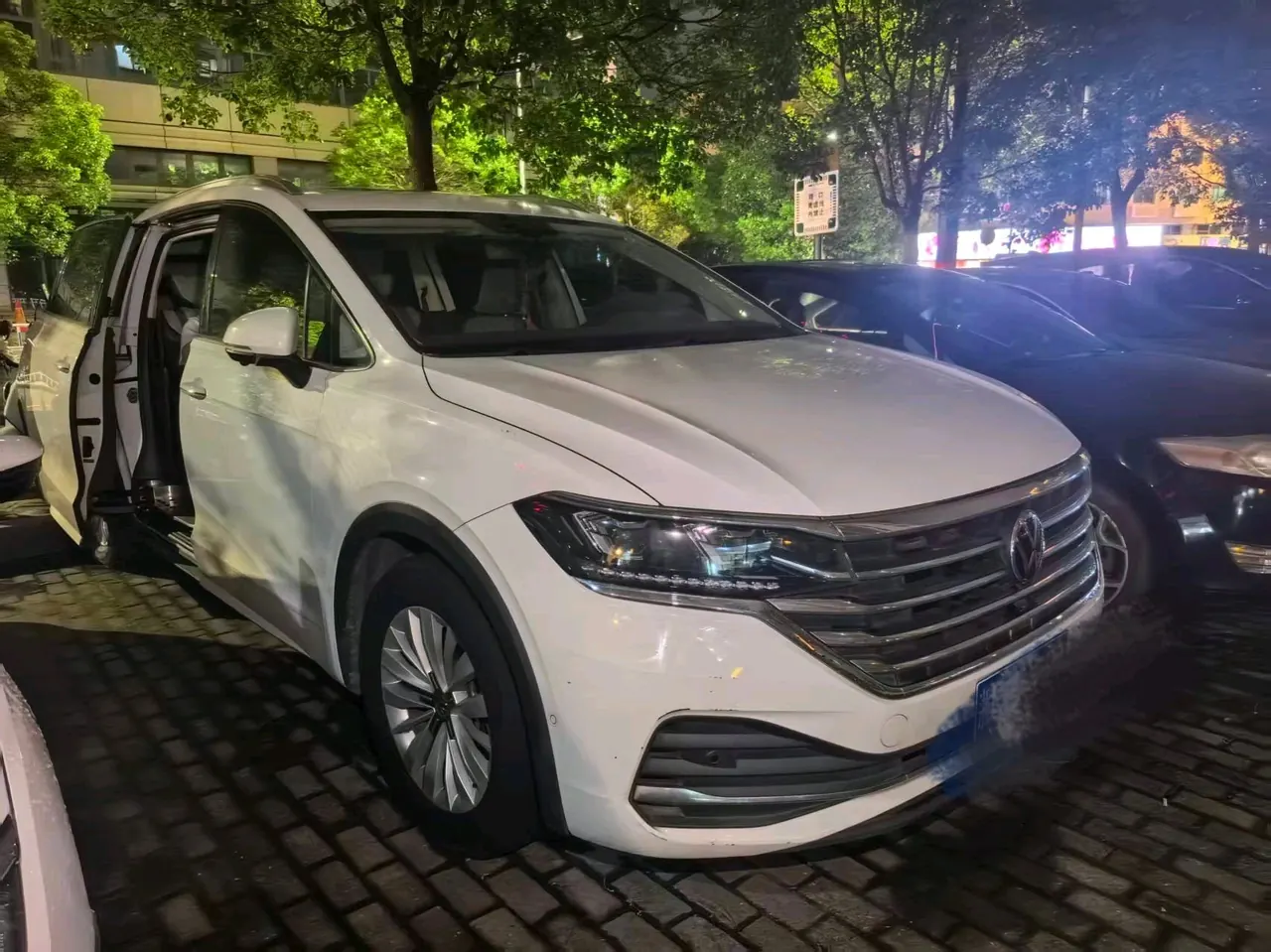 Volkswagen 2020 models of Wei ran (Viloran) 2.0TSI 330TSI business edition automatic gear 3