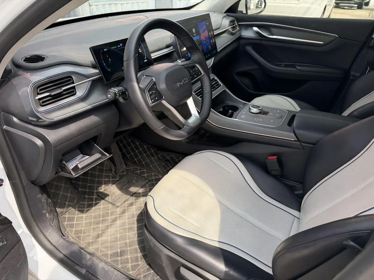 BYD 2023 destroyer 05 DM-i 1.5 stepless 120KM champion luxury automatic gear 2