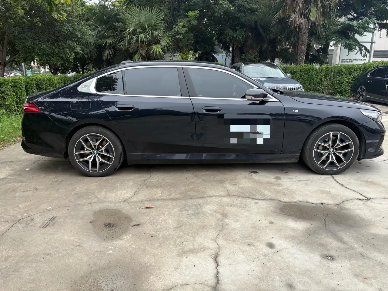 BMW 2025 i5 eDrive 40L M sports suit automatic gear 4