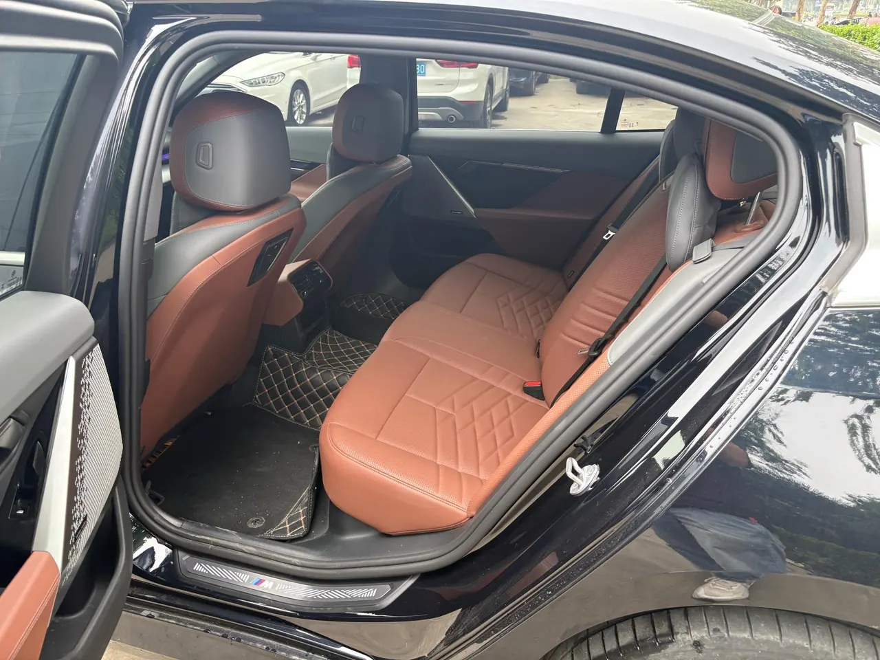 BMW 2025 i5 eDrive 40L M sports suit automatic gear 9