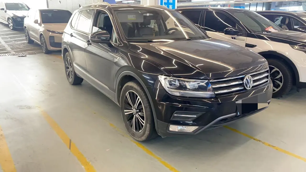 Volkswagen 2020 Tiguan L 2.0TSI 330TSI Two-Drive Panoramic Comfort Edition Automatic Gear 3