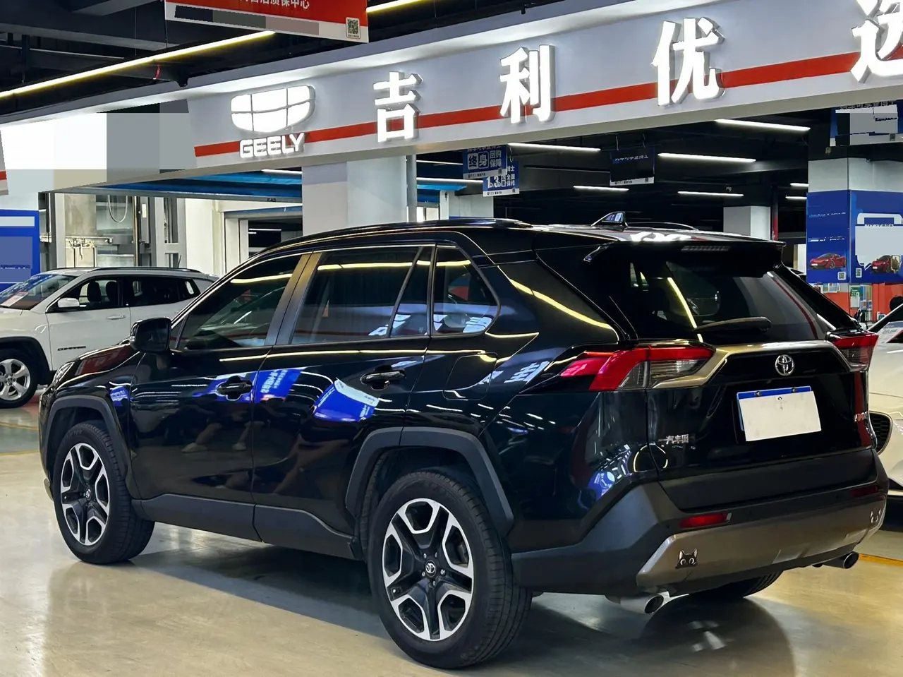 Toyota 2020 RAV4 Rongbo 2.0 Stepless Two-Drive Premium Edition Automatic Gear 8