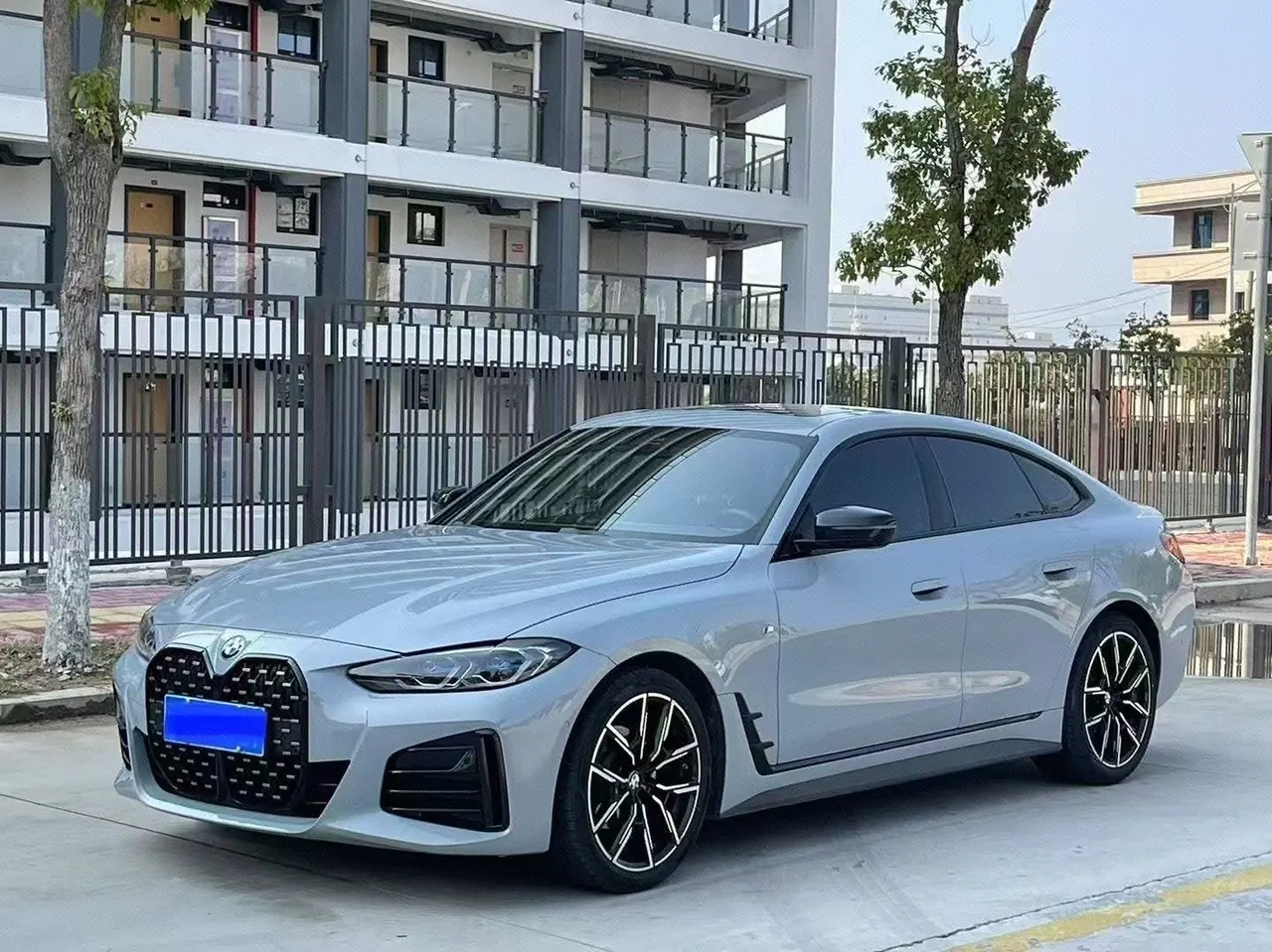 打开图片灯箱:BMW 4 Series (Imported) 2023 425i Four-Door Coupe 2.0T M Sports Suit Automatic Gear