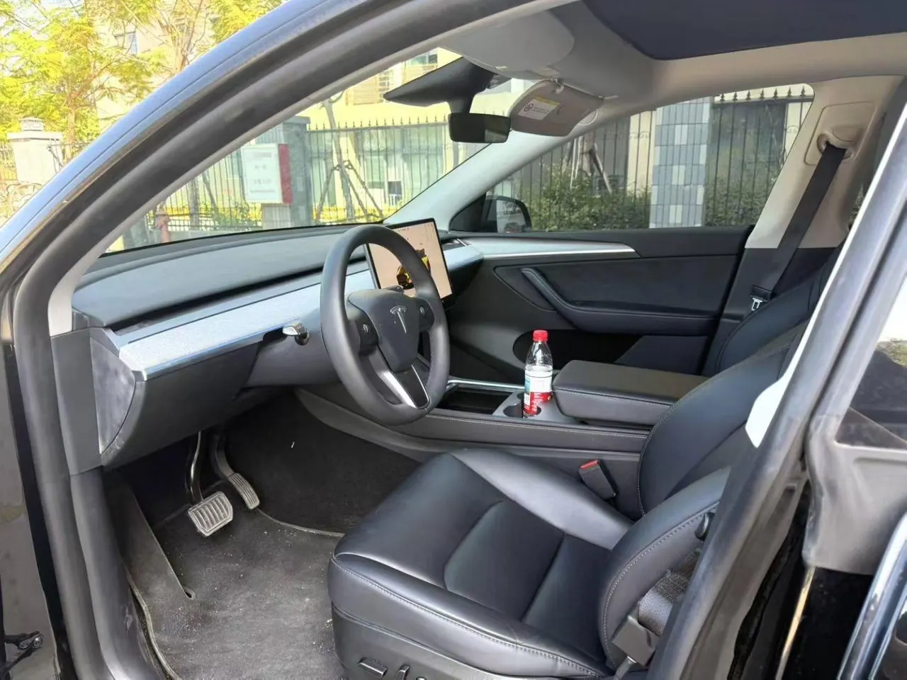 Tesla 2023 Model Y rear-wheel drive version automatic transmission 3