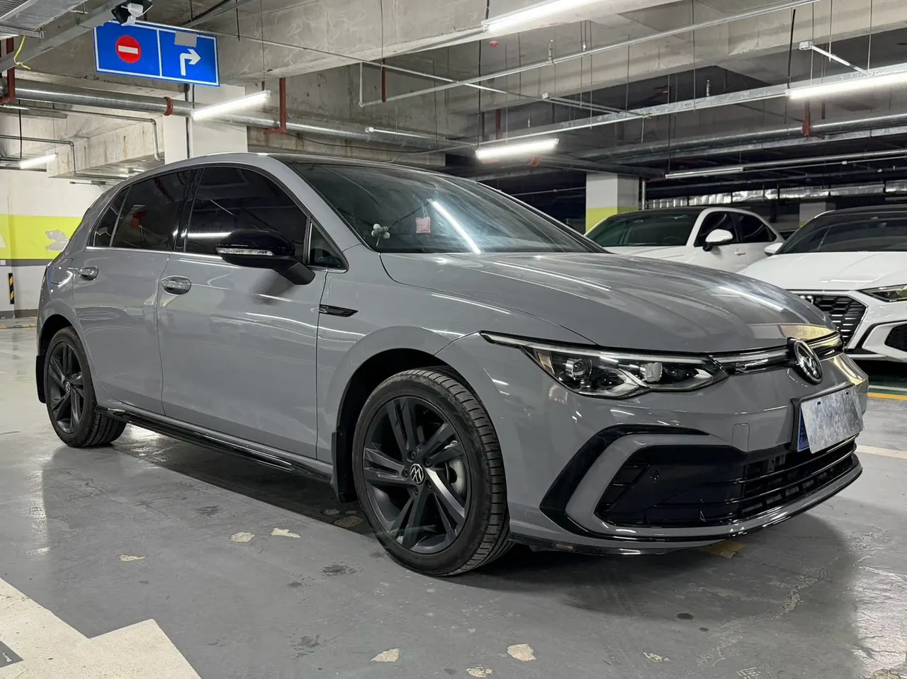 Volkswagen 2023 Golf 8 R-Line 1.4TSI 280TSI Automatic 3