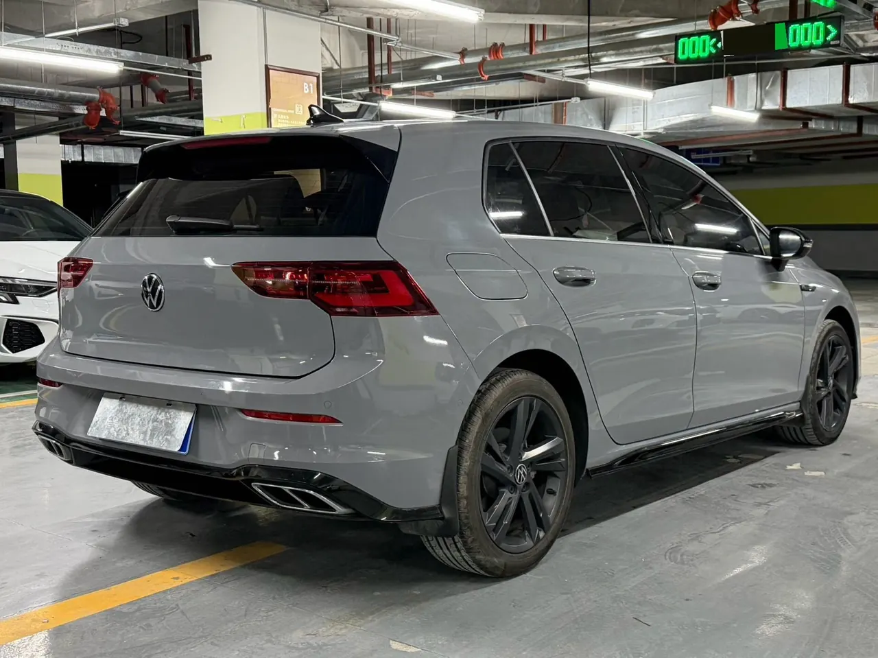 Volkswagen 2023 Golf 8 R-Line 1.4TSI 280TSI Automatic 5