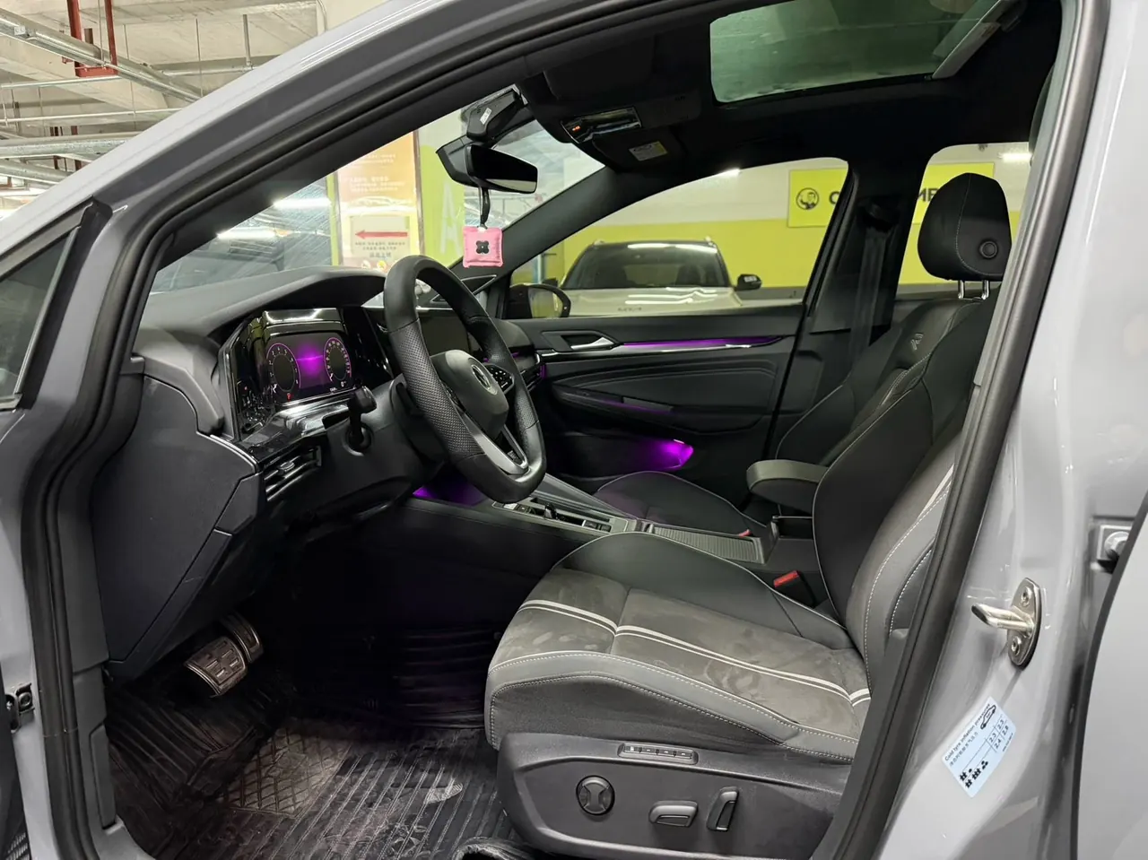 Volkswagen 2023 Golf 8 R-Line 1.4TSI 280TSI Automatic 7