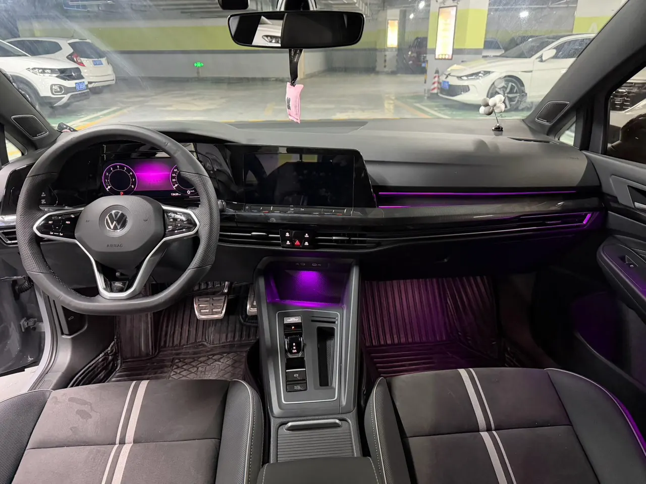 Volkswagen 2023 Golf 8 R-Line 1.4TSI 280TSI Automatic 9